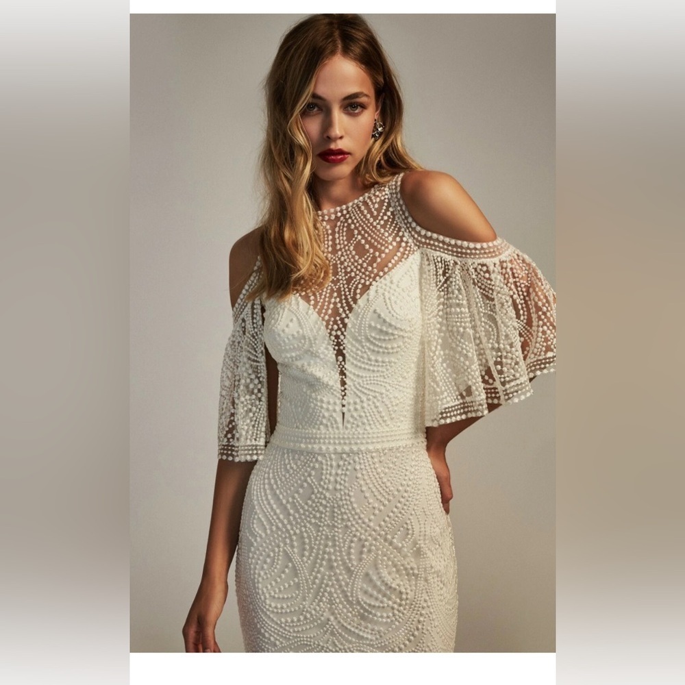 TADASHI SHOJI Bridal Ivory LUZ Embroider Cold Shoulder Flutter Sleeve Gown US 0 - Picture 3 of 16